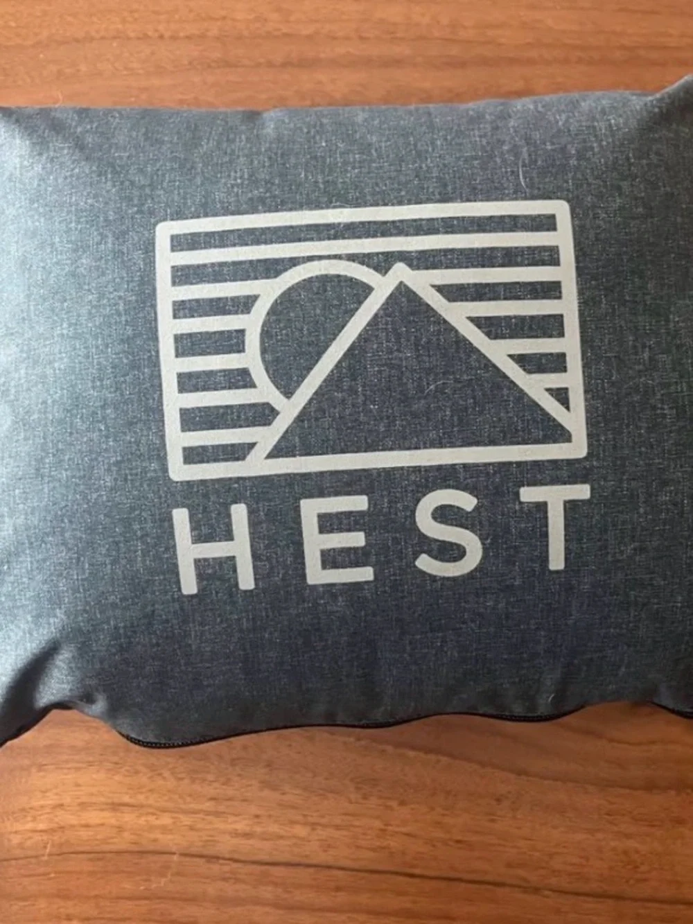 Like New- HEST Pillow